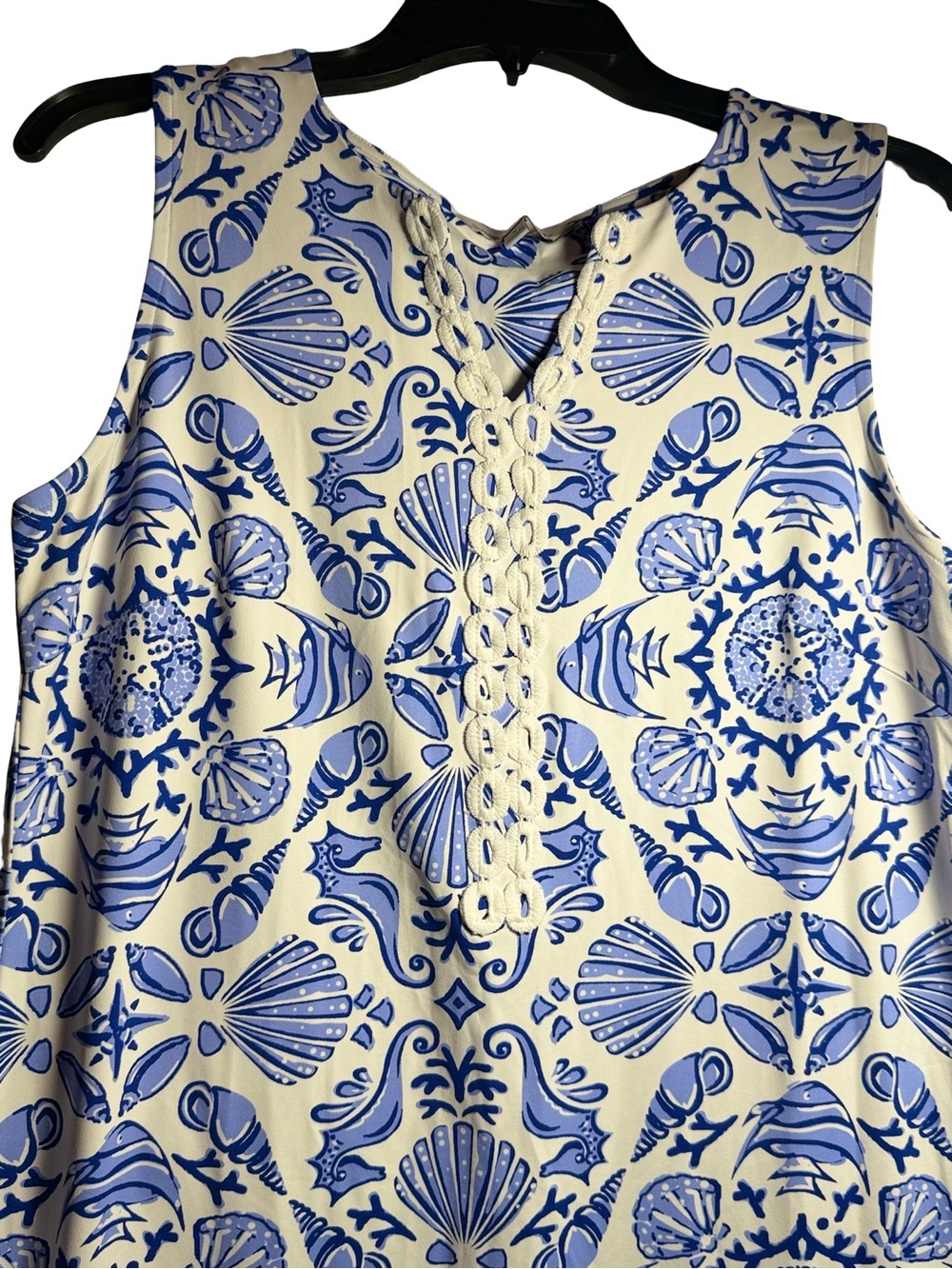 Sleeveless Blue & White Printed Shift Dress - Picture 3 of 7